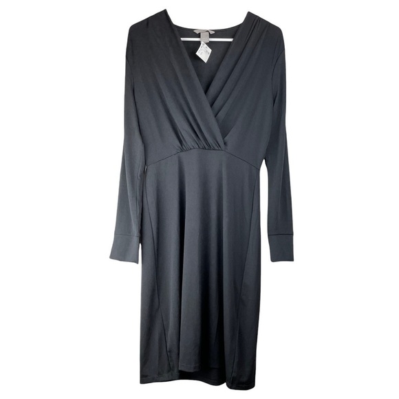 H&M Dresses & Skirts - LONG sleeve v-neck midi dress